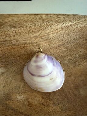 Vintage Purple and Cream Clam Shell Pendant with Gold Rim